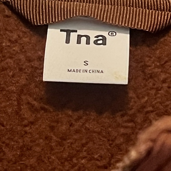 TNA Aritzia Fleece Vest - Picture 4 of 4